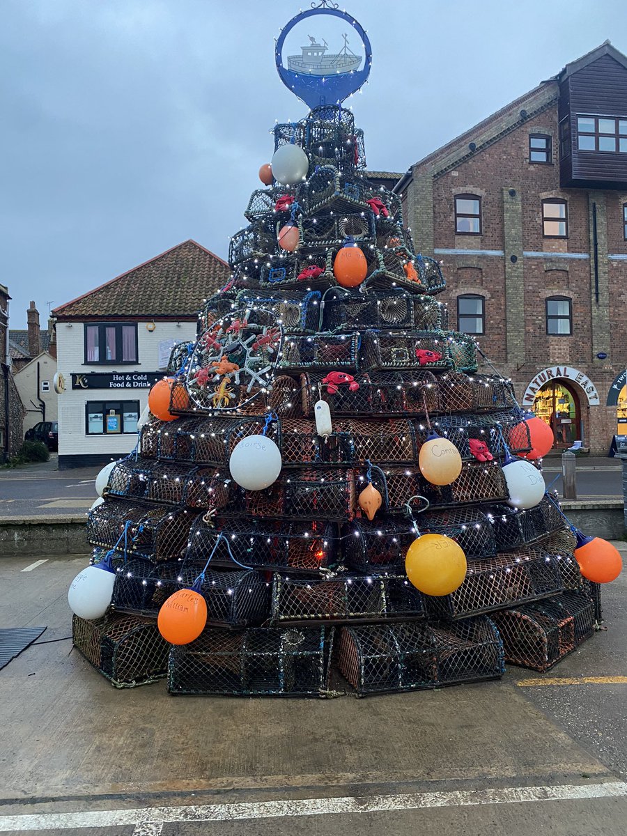 Wells Harbour Master tweet media