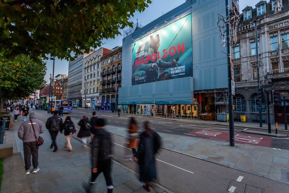 maximusmaximise's tweet photo. @SonyPictures displays its latest film release of Napoleon fronted and starring Academy Award winning Joaquin Phonenix across our gigantic mega banners in the heart of city centres. @TalonOOH @MGOMD 

#OOH #outofhome #advertising #megabanner https://t.co/tF5Y1JenW5