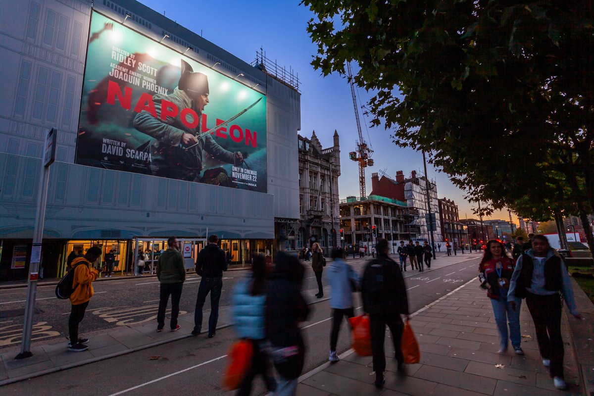 maximusmaximise's tweet photo. @SonyPictures displays its latest film release of Napoleon fronted and starring Academy Award winning Joaquin Phonenix across our gigantic mega banners in the heart of city centres. @TalonOOH @MGOMD 

#OOH #outofhome #advertising #megabanner https://t.co/tF5Y1JenW5