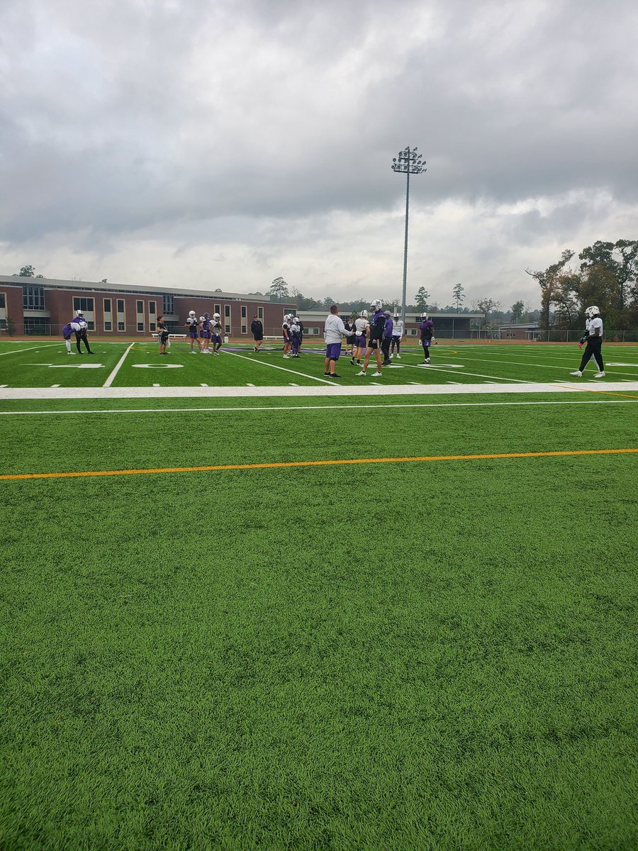 ZacharyDavidJo2's tweet photo. No better place to spend my 22nd birthday than with family! Specifically my Wildkat football family!! Love these guys!!
#BDayFun
#BeatDeSoto
#4TheREALDub https://t.co/QmE779hFyb