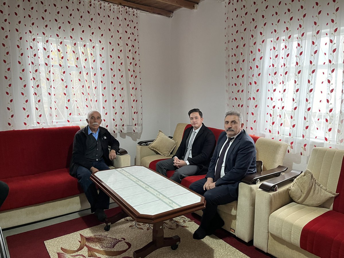 Kaymakamımız Sayın Salih AYDIN, İlçe Milli Eğitim Müdürü Selahattin KOLUKISA ile birlikte Tavla Mahallemizde ikamet eden, Şehidimizin kıymetli annesi Fadime BÜLBÜL’ü ve Çağşak  Mahallemizde ikamet eden Kıbrıs gazimiz Mahmut AKPINAR’ı evlerinde ziyaret ettiler.