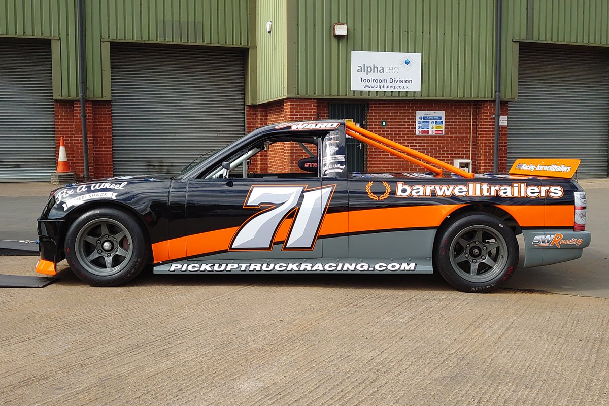 L&N Graphic Designs tweet media