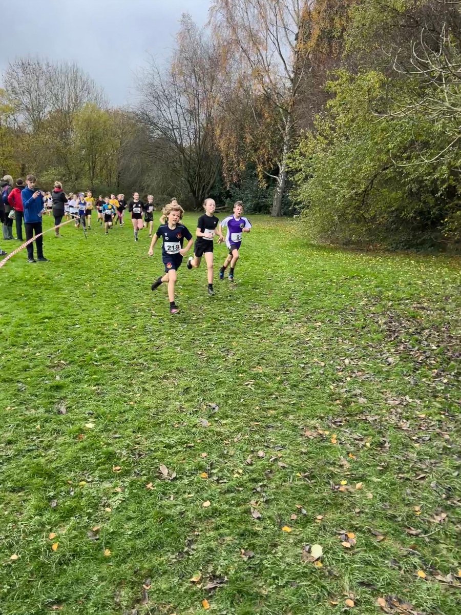 Llongyfarchiadau i Jasper am ddod yn 4ydd heddiw!

Congratulations to Jasper on running a brilliant Urdd cross country race, finishing 4th! <a href="/chwaraeonyrurdd/">Chwaraeon yr Urdd</a> #urdd
