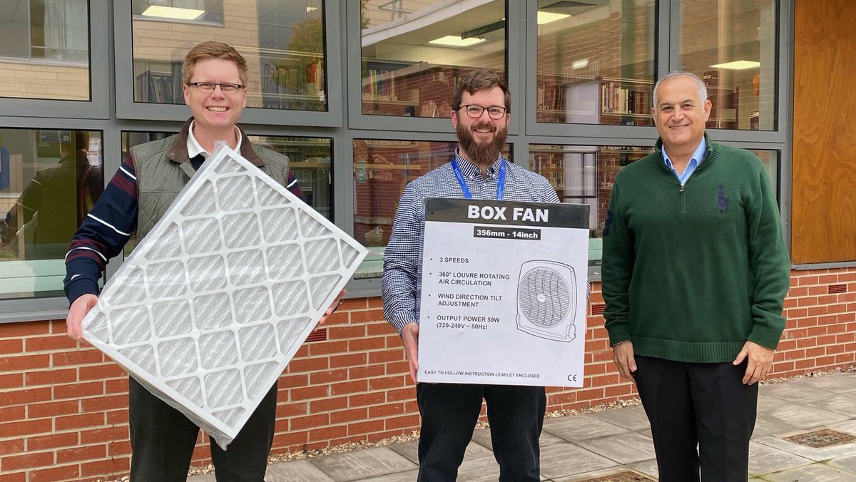 Today I went to Musgrove Park Hospital in #Taunton to donate some air filters to Dan & the team at the hospital library who are making a #corsirosenthalbox! Great to have the support of #Somerset Councillor & colleague Habib Farbahi, too ⭐️ 
🏅#CleanAirChamps🏅