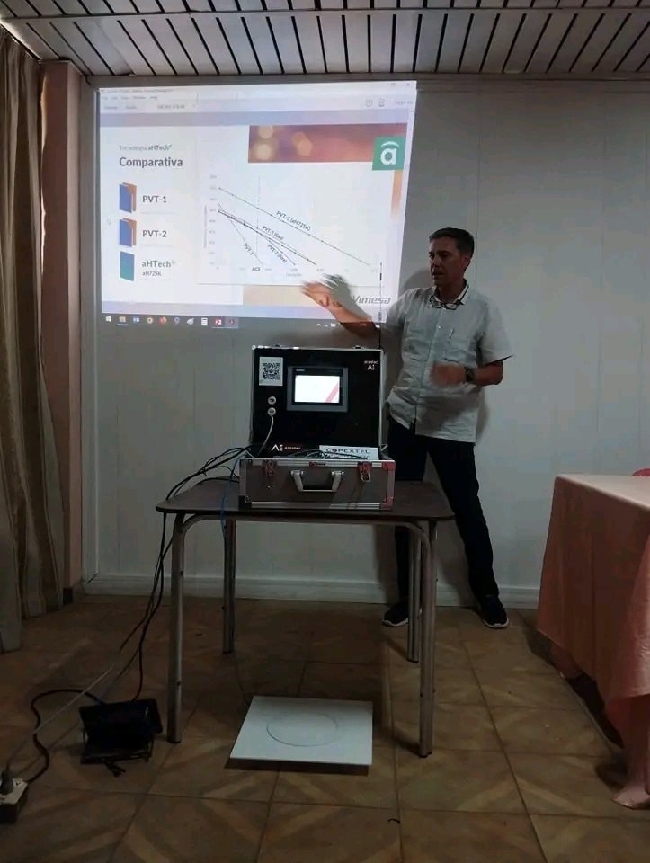 CCopextel's tweet photo. #CopextelInnova♦️Se continúa hablando sobre eficiencia energética: Conferencia sobre paneles híbridos, por especialista de Vimesa♦️ https://t.co/8QGuR08ucp