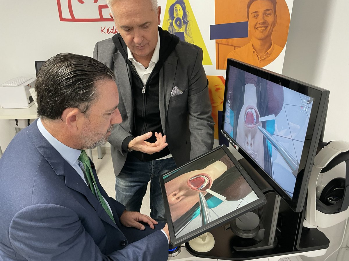 conselleriaEOE's tweet image. 👩‍🏫 La nostra prioritat és impulsar la #formacióprofessional per generar coneixement i noves oportunitats laborals a les #IllesBalears

📚 Visitam @UNIVERSIDAdema, espai de formació acreditat pel @SOIBgoib per impartir 4⃣ #CertificatsDeProfessionalitat d&apos;atenció social i sanitària