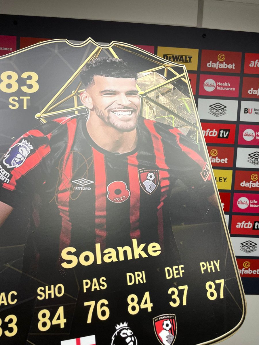 Want to win a signed @DomSolanke TOTW card? 🤔 Make sure you're following us and just retweet this post to have the chance of winning! 📲