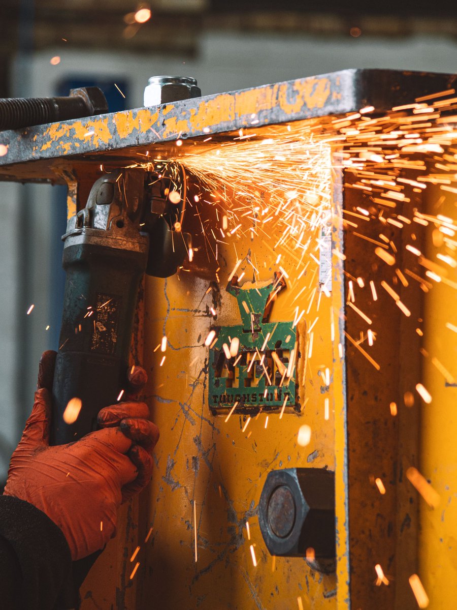 MMachinery's tweet photo. ⚠️This week only receive a free box of grease with every breaker repair⚠️

Mount Machinery has a fully equipped workshop with hundreds of spare parts in stock, allowing us to carry out repairs to your breaker!

#attachmenthire #breakers #repairs #excavatortools #mountmachinery https://t.co/iHUVn6T9jF