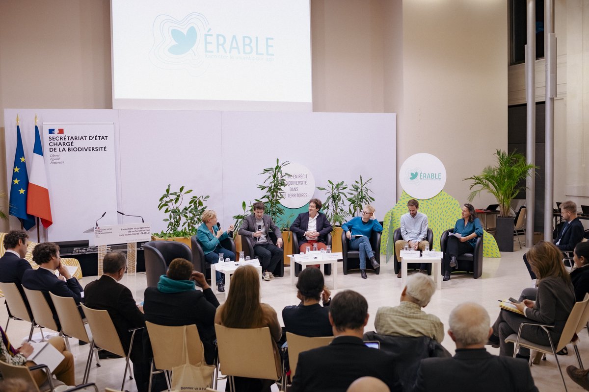 erable_program's tweet image. Une table-ronde sur la mise en récit de la biodiversité dans les territoires rassemble les témoignages d’élus, de scientifiques et d’artistes à l’image de l’approche pluridisciplinaire du programme #ERABLE