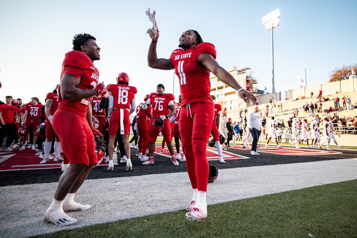 JaxStateFB's tweet image. Jax State is a special place to be‼️

#HardEdge | #EarnSuccess