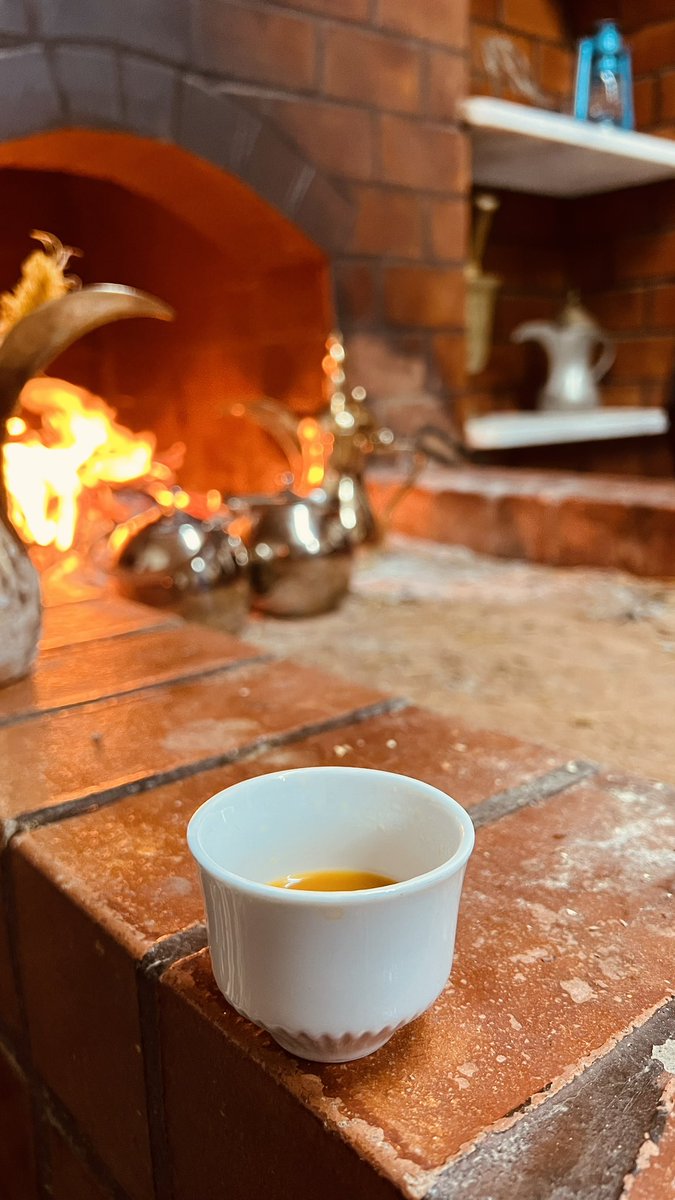 ليه أوقّف في هجير الشوق و رموشك ظليله ؟!