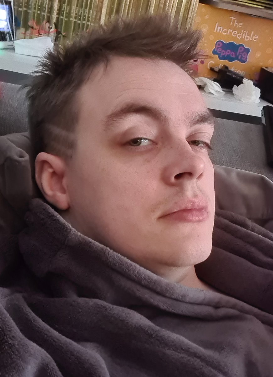 Sevanon's tweet photo. @TaintedTali Have an overly tired and full of cold Sev from the weekend :D https://t.co/R1sVs4qx0b