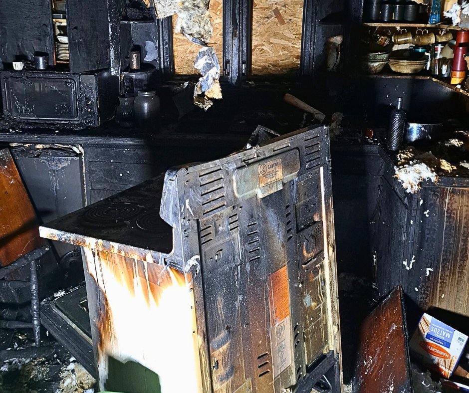SPofUB's tweet photo. This devastating scene derived from a grease fire in the kitchen.

We've been supporting this family every step of the way! From the initial board up, to the demo work, and mitigation our crew is helping to get this house restored. We're always #heretohelp 🛠️🏚️ https://t.co/8x2HWHNyy9
