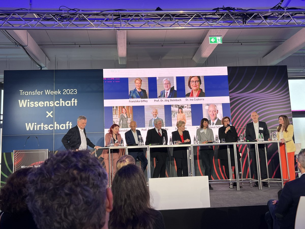 sandro_rossi_'s tweet image. #transferweek2023 #Berlin excellent congress on cooperation and innovation within the Berlin/ Brandenburg ecosystem of academia, industry, startups and associations &amp;amp; politics! Impressive amount of initiatives with strong focus on AI, fintech and healthcare.
