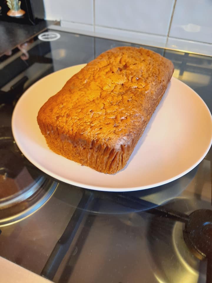 bitter69uk's tweet photo. 1/ Further adventures in baking: on Sunday the boys were coming round, so I whipped up Tomato Soup Cake from B Dylan Hollis’ essential Baking Yesteryear cookbook (“the best recipes from the 1900s to the 1980s”). #bdylanhollis #retrorecipes #vintagerecipes #homebaking #cake https://t.co/9MQlY5l88V