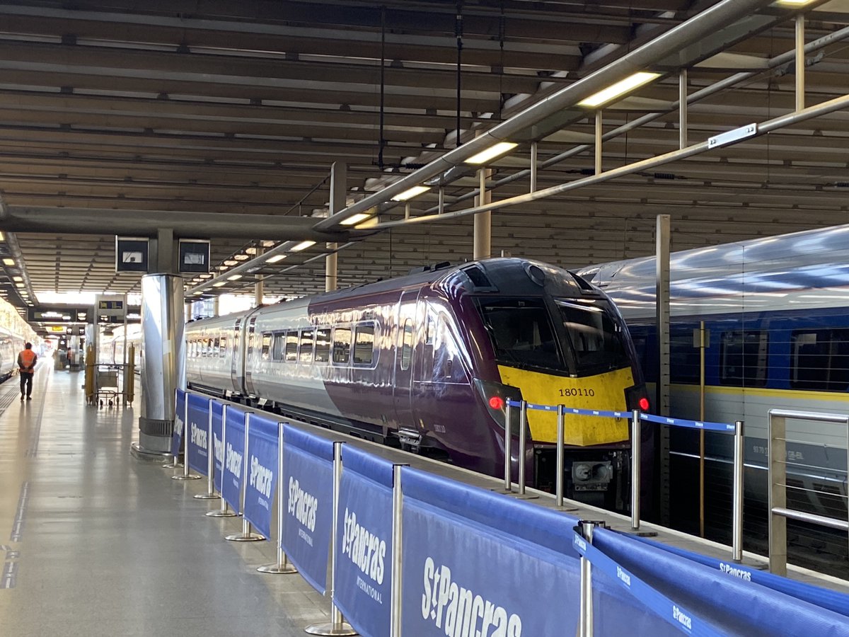 TraceyDagley's tweet image. Going back to 29 March 2021 the sight of #EMR #Class180 in St Pancras now gone forever, roll on Aurora