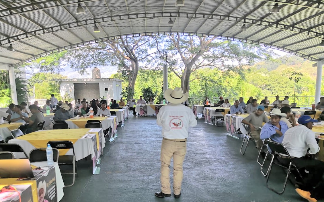 IngEsquivel4's tweet photo. Sostuve un encuentro con mis Amigas y Amigos de la zona #FRAILESCA del Estado de #Chiapas, dónde platicamos de la necesidad de trabajar en Unidad y Organizados con un proyecto que les propuse #Denominado "TRANSFORMEMOS el CAMPO en la FRAILESCA con SEGURIDAD".

#VoyPorLaFRAILESCA https://t.co/wnCUC46OfY
