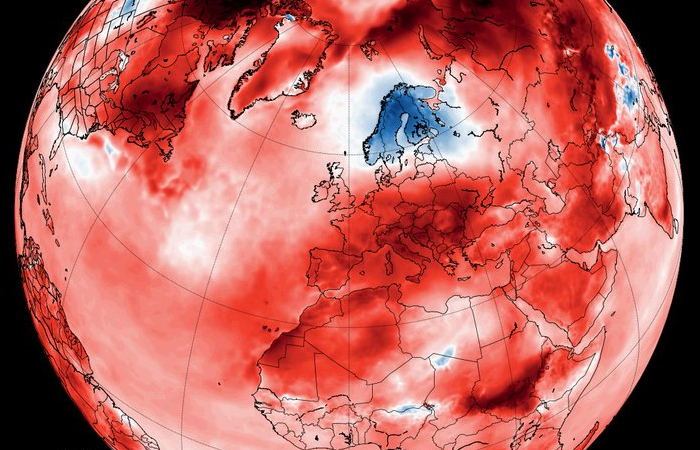 🌡 Pour la première fois, l'anomalie thermique moyenne sur Terre a franchi les +2°C durant deux jours consécutifs ! Cela intervient au sein d'une année 2023 qui deviendra la plus chaude jamais observée à échelle mondiale ! Notre article ➡ shorturl.at/dxCKO