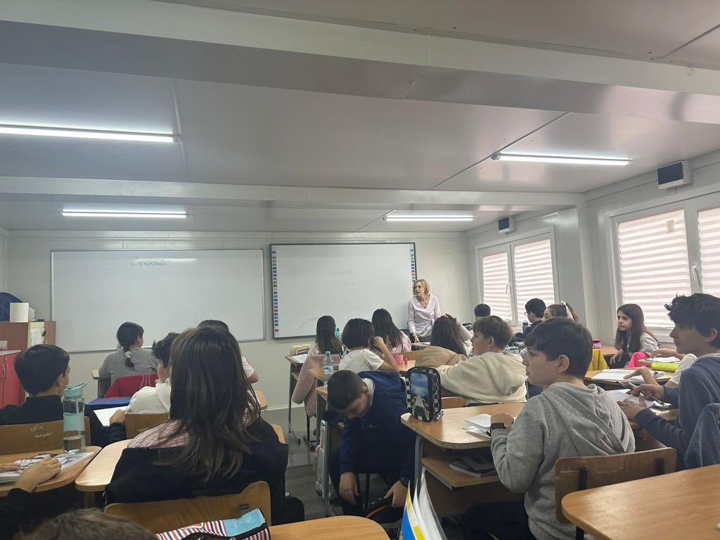 Erasmus Okul Eğitimi Akreditasyon Programı kapsamında 
🗓️12-18 Kasım tarihlerinde
🇷🇴Romanya'nın başkenti Bükreş’e giden 
1️⃣0️⃣öğrenci, 
1️⃣4️⃣ öğretmen 
Toplam 2️⃣4️⃣kişi eğitim aktivitelerini tamamlayarak yurda döndüler.

<a href="/Yusuf__Tekin/">Yusuf Tekin</a> 
<a href="/ulusalajans/">Türkiye Ulusal Ajansı 🇹🇷 Turkish NA</a> 
<a href="/aliihsansu_/">Ali İhsan Su</a> 
<a href="/Murat4Kucukali/">Murat Küçükali</a>