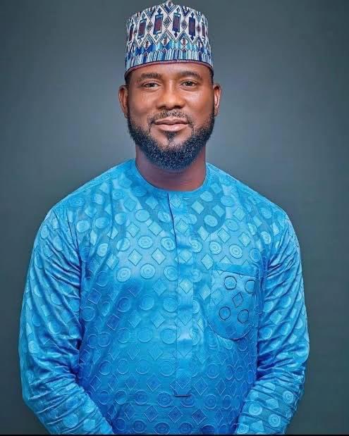 Maroup_'s tweet image. Innalillahi wa Innalillahi raji’un, Allah ya jiqan Aminu S Bono ya kyautata makwanci 🙏