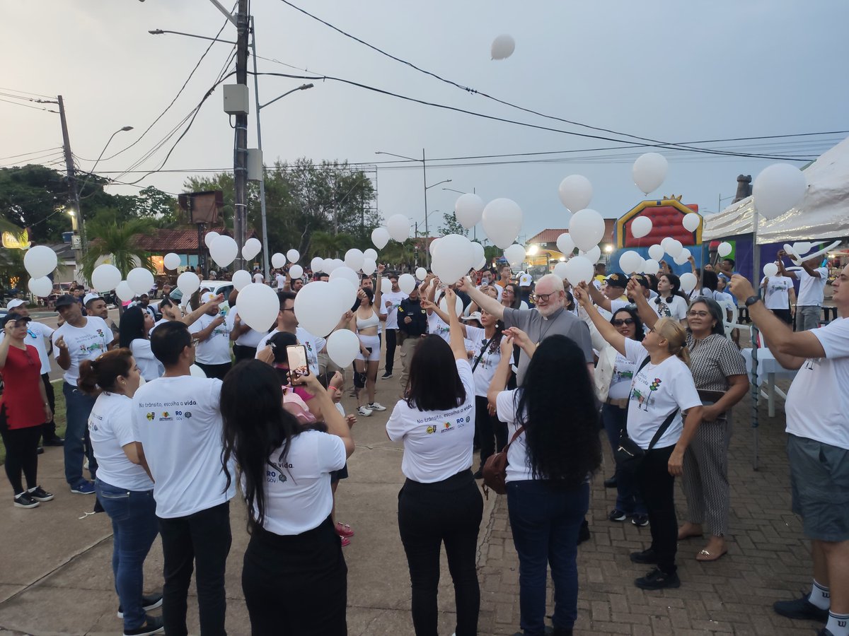 Culto ecumênico e balões brancos marcam ação pelo “Dia Mundial em Memória às Vítimas de Trânsito”

📷Para saber mais, leia a notícia completa no Portal do Governo de Rondônia: tinyurl.com/yx89ypfn

#DetranRO #JuntosSalvamosVidas #Rondônia #Homenagem