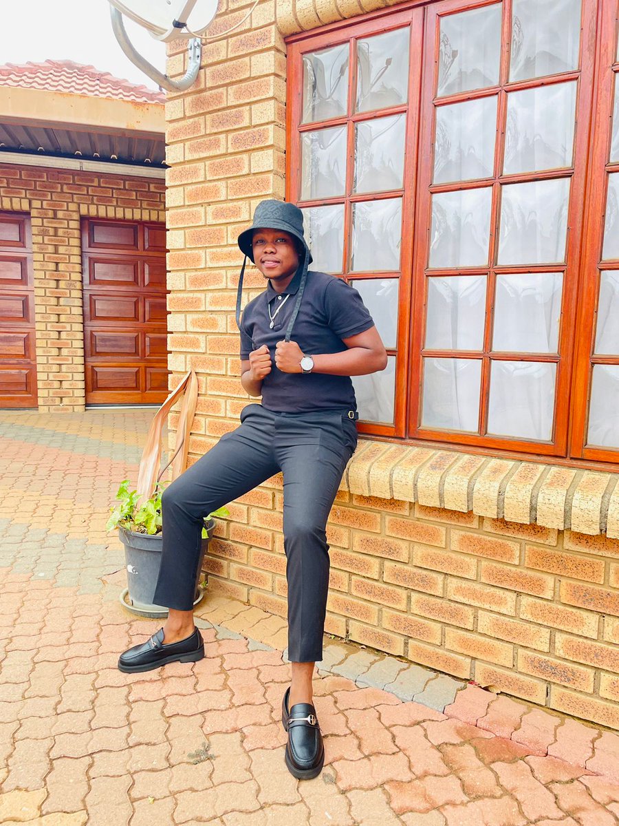 wendymasote's tweet photo. Hey Fam 😊👋🔌
Pls Support @OneleTamba

My name is Onele Tamba based in Bloemfontein📍🇿🇦. We make tailor made bespoke trousers for R750ea and R2500 for 4. Courier fee R 99.

PROMOTION ENDS 01 DECEMBER 2023

Info : 0787521919☎️
Email: oneletamba@gmail.com https://t.co/BNttkxLLoL