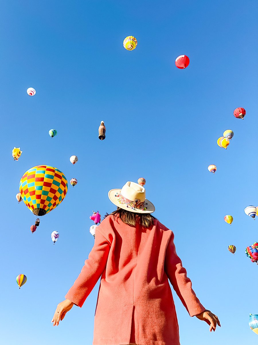 KaryKaryAlvarez's tweet photo. Te amamos @FIGLeon  🥹🎈 nos vemos el siguiente año 👋🏻 https://t.co/TWCezKJvfj