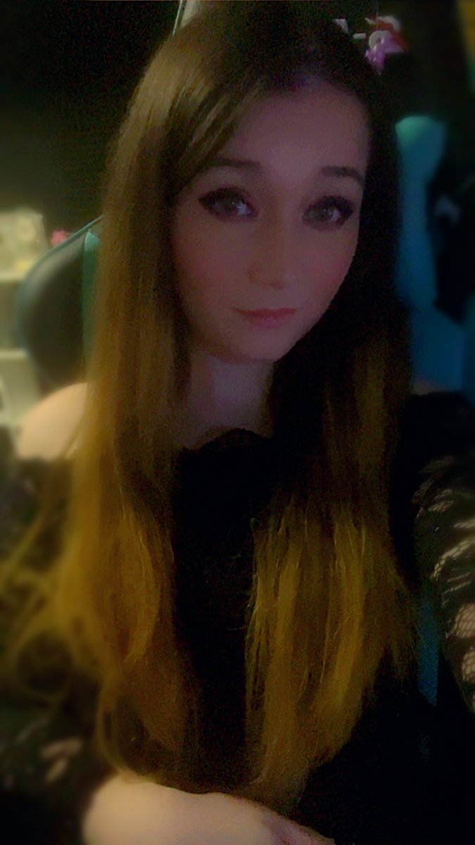 Sabunny1994's tweet photo. When you take photos one day and then look at them again and hate them 😭 bleh https://t.co/2pzJEUzwMO