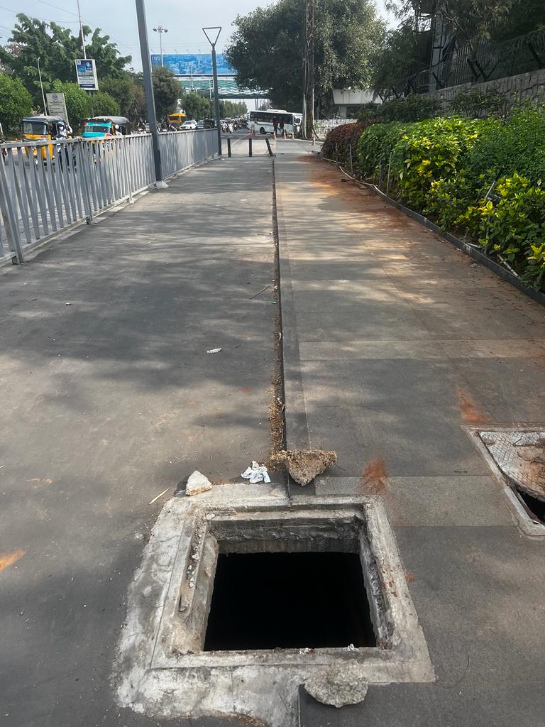 SteelStreetBiker 🚲🇮🇳 (@steelstreetbikr) on Twitter photo Today at 8:30 AM ISB Road Stretch <a href="/GHMCOnline/">GHMC</a> @GadwalvijayaTRS <a href="/CommissionrGHMC/">Commissioner GHMC</a> <a href="/arvindkumar_ias/">Arvind Kumar</a> <a href="/KTRBRS/">KTR</a>
<a href="/HydcyclingRev/">HydCyclingRevolution</a>
<a href="/sselvan/">Bicycle Mayor of Hyderabad</a>
<a href="/Ravi_1836/">🇮🇳 Ravi #GreaterHyderabadActiveMobility</a>
<a href="/Team_Road_Squad/">Team Road Squad🚦🚴♀️</a>
📸 <a href="/laxmikanthlucky/">laxmikanthkodi</a>
#Pedestrians & #Cyclists life at risk. Fortunately I didn't take this stretch on Nov-16,5:20AM InDark Today at 8:30 AM ISB Road Stretch <a href="/GHMCOnline/">GHMC</a> @GadwalvijayaTRS <a href="/CommissionrGHMC/">Commissioner GHMC</a> <a href="/arvindkumar_ias/">Arvind Kumar</a> <a href="/KTRBRS/">KTR</a>
<a href="/HydcyclingRev/">HydCyclingRevolution</a>
<a href="/sselvan/">Bicycle Mayor of Hyderabad</a>
<a href="/Ravi_1836/">🇮🇳 Ravi #GreaterHyderabadActiveMobility</a>
<a href="/Team_Road_Squad/">Team Road Squad🚦🚴♀️</a>
📸 <a href="/laxmikanthlucky/">laxmikanthkodi</a>
#Pedestrians & #Cyclists life at risk. Fortunately I didn't take this stretch on Nov-16,5:20AM InDark