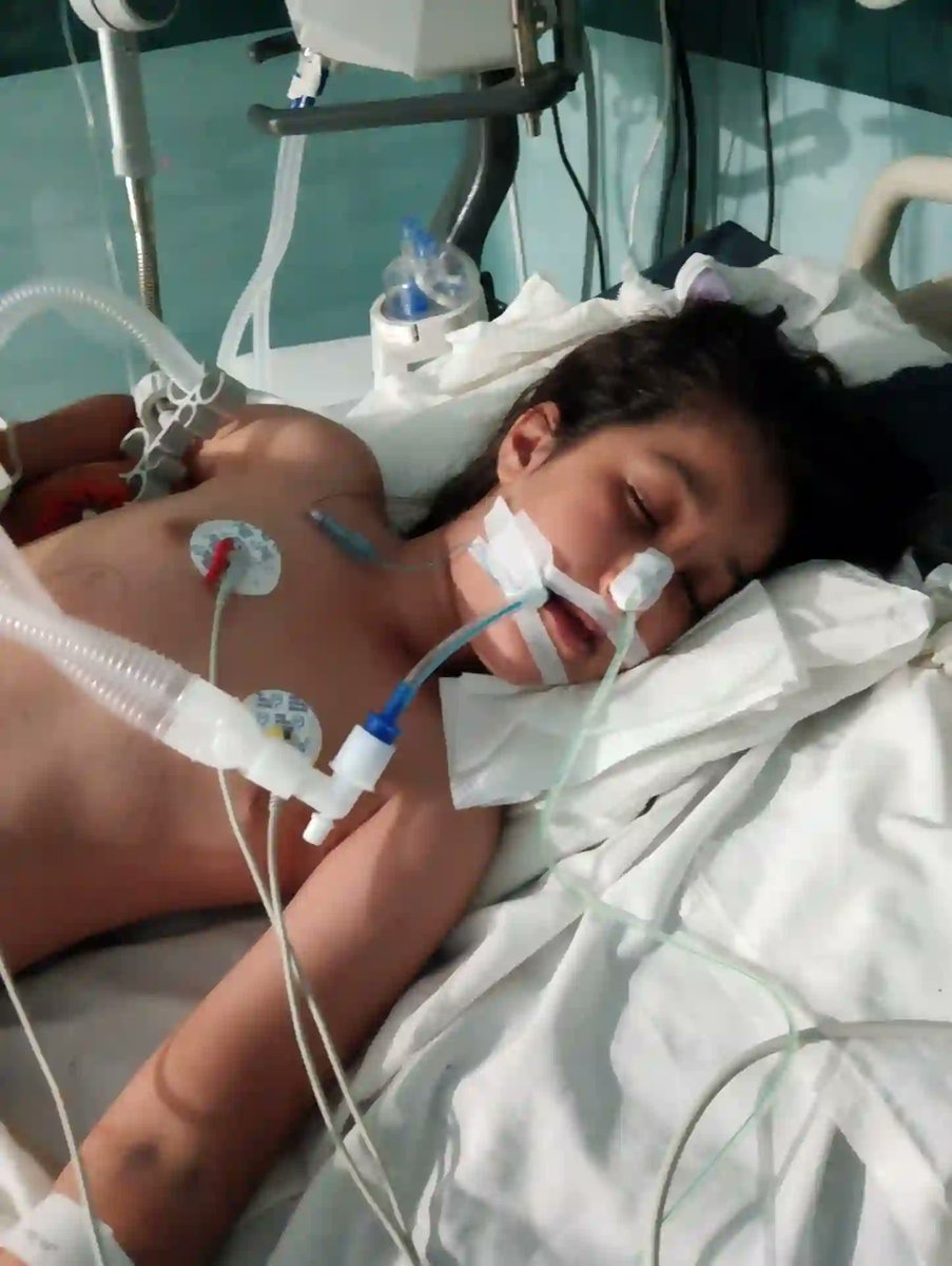بچه‌ها لطفا به هرچی اعتقاد دارین واسه این یکی خواهرزاده‌م دعا کنید..
دعا کنید مثل داداشش آسمانی نشه🖤