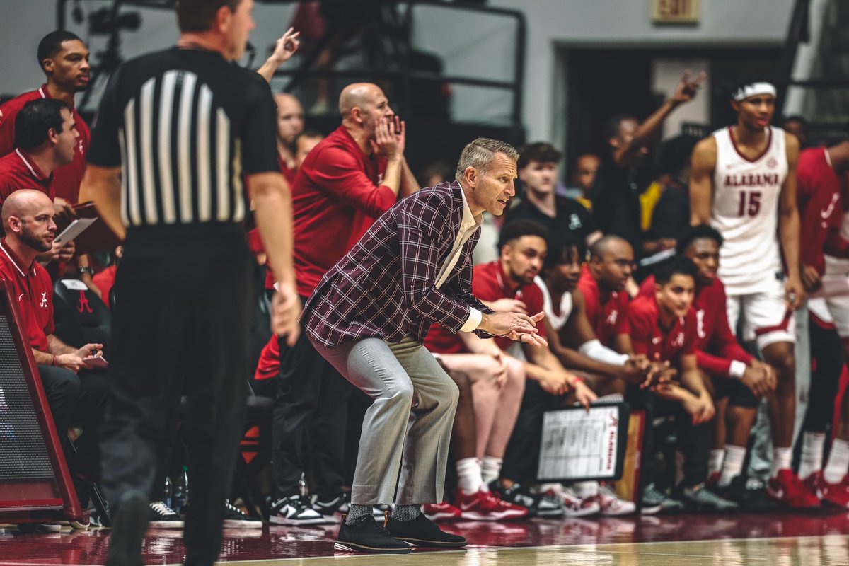 BamaHoopsSZN's tweet photo. #OhioStateHateWeek
#RollTide | #BlueCollarBasketball https://t.co/nWsiDZ4ozq