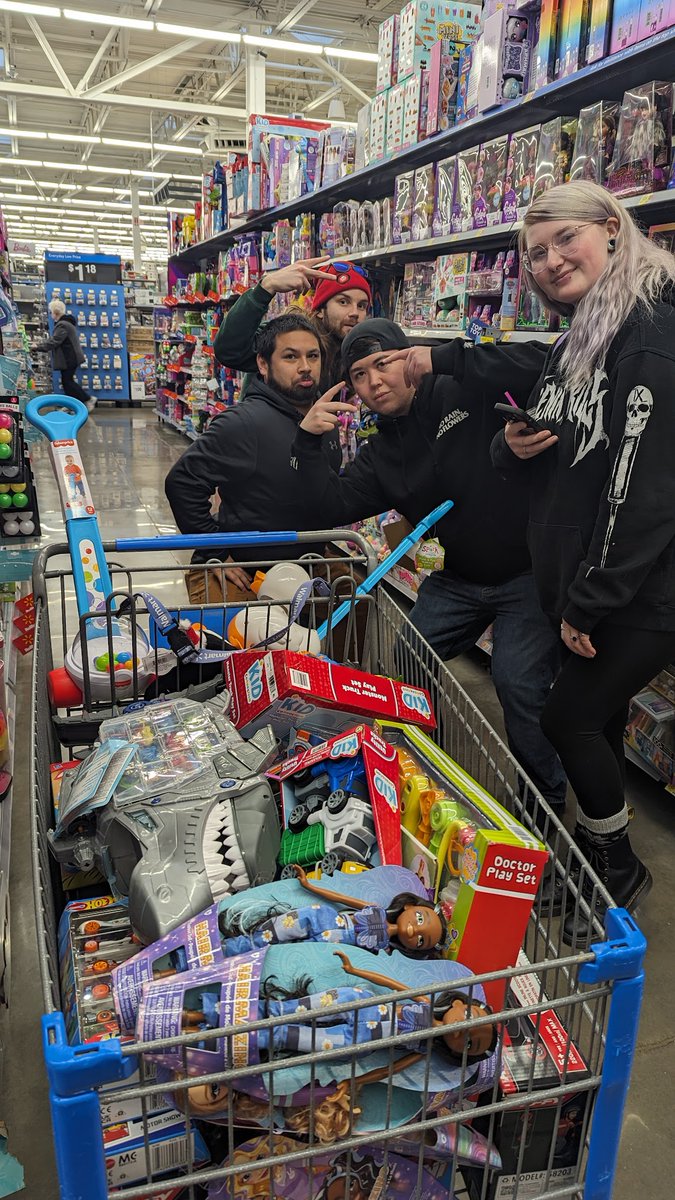 Mrbeanbot_'s tweet photo. It took 3 years to finally make this happen <3 $500 earned through @Twitch allowed us to buy 68 toys for @ToysForTots_USA of Spokane!!
Thank you to everyone who believes & supports us. We couldn't do it without you <3
#toysfortots #spokanewashington #BeSanta #toysforkids https://t.co/2p1rHx6vge