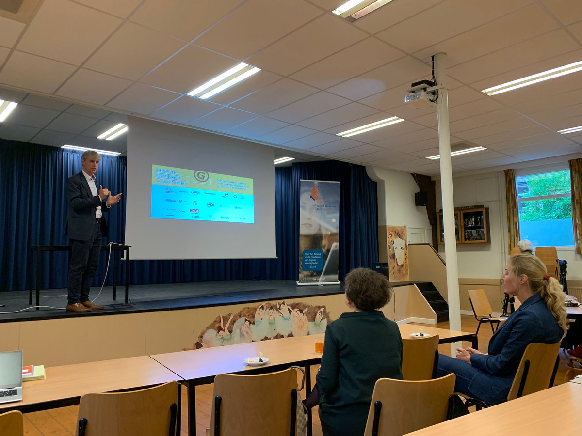 mjbroersma.bsky.social (@mjbroersma) on Twitter photo Mooi bezoek van staatssecretaris <a href="/AvHuffelen/">Alexandra van Huffelen</a> vandaag aan projecten van de Digital Literacy Coalition in Groningen. Samen maken we Groningers digitaal vaardiger, onder meer in de Oosterparkwijk en met de Digitale Academie Noord-Nederland digital-literacy.nl Mooi bezoek van staatssecretaris <a href="/AvHuffelen/">Alexandra van Huffelen</a> vandaag aan projecten van de Digital Literacy Coalition in Groningen. Samen maken we Groningers digitaal vaardiger, onder meer in de Oosterparkwijk en met de Digitale Academie Noord-Nederland digital-literacy.nl