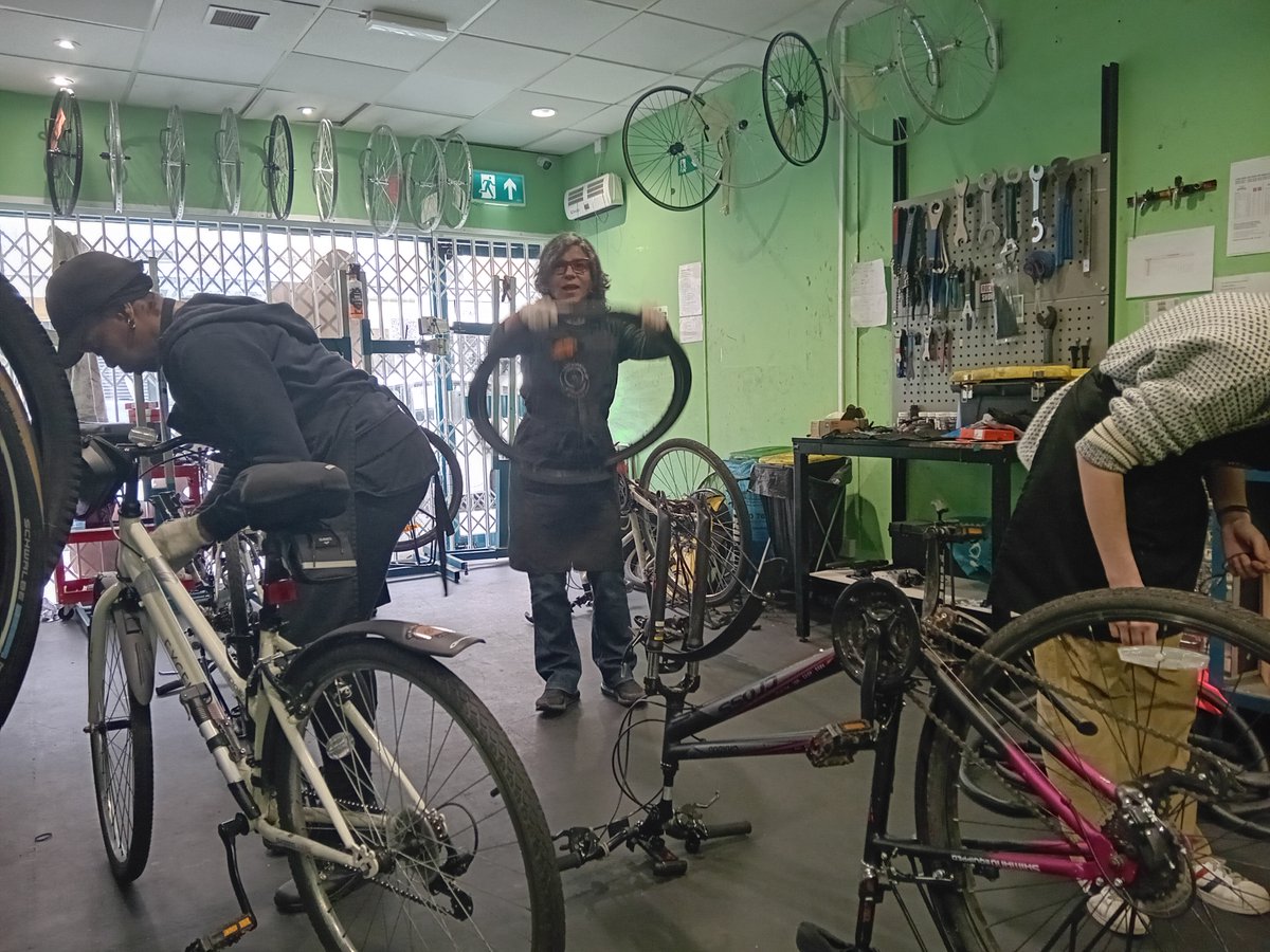 Yesterday we welcomed our friends from @JoyRidersUK, @NJoyriders for our bike mechanics workshop! It was wonderful to share our tips and techniques about cycle maintenance and leading groups of new riders. And they did FANTASTIC work! Stay tuned for upcoming rides and events!