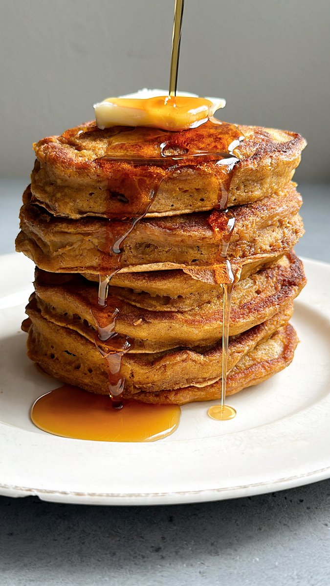 Oh you thought we were done with the pumpkin recipes? That’s cute.

#táche #táchepistachiomilk #pistachiomilk #PlantBasedMilk #alternativemilk #pumpkin #pumpkinpancakes #pancakes #fall