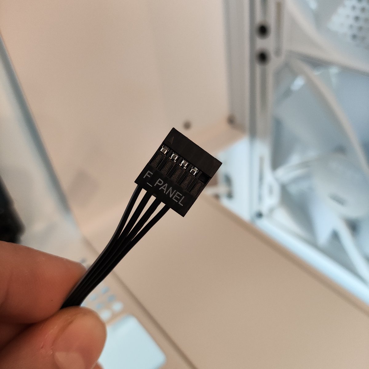AFAB_Informatiq's tweet photo. Quelle simplicité de brancher les câbles du front panel d'un boîtier NZXT.
Boitier utilisé: NZXT H7 Flow RGB blanc https://t.co/ihlCHov7Fu
(Lien affilié)
Lien de la vidéo du montage de ce PC: https://t.co/yvBx269KS5
#montagePC #pc #pcgamer #gaming #NZXT #H7Flow #RGB #Frontpanel https://t.co/2QI4xB6uYN