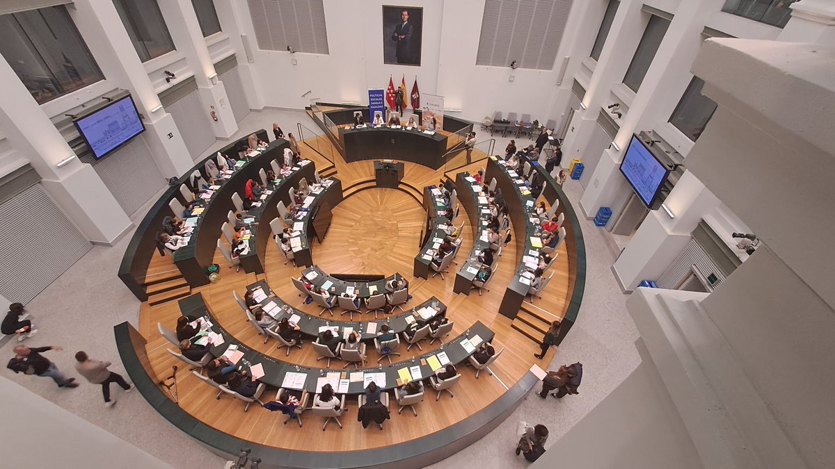 Compartimos hoy el co sejo de infancia de la ciudad de  madrid  ...se plantean cosas muy sensatas..derecho al juego.ocio, seguridad, apoyo a los vulnerables etc felicidades por vuestro trabajo a tod@s