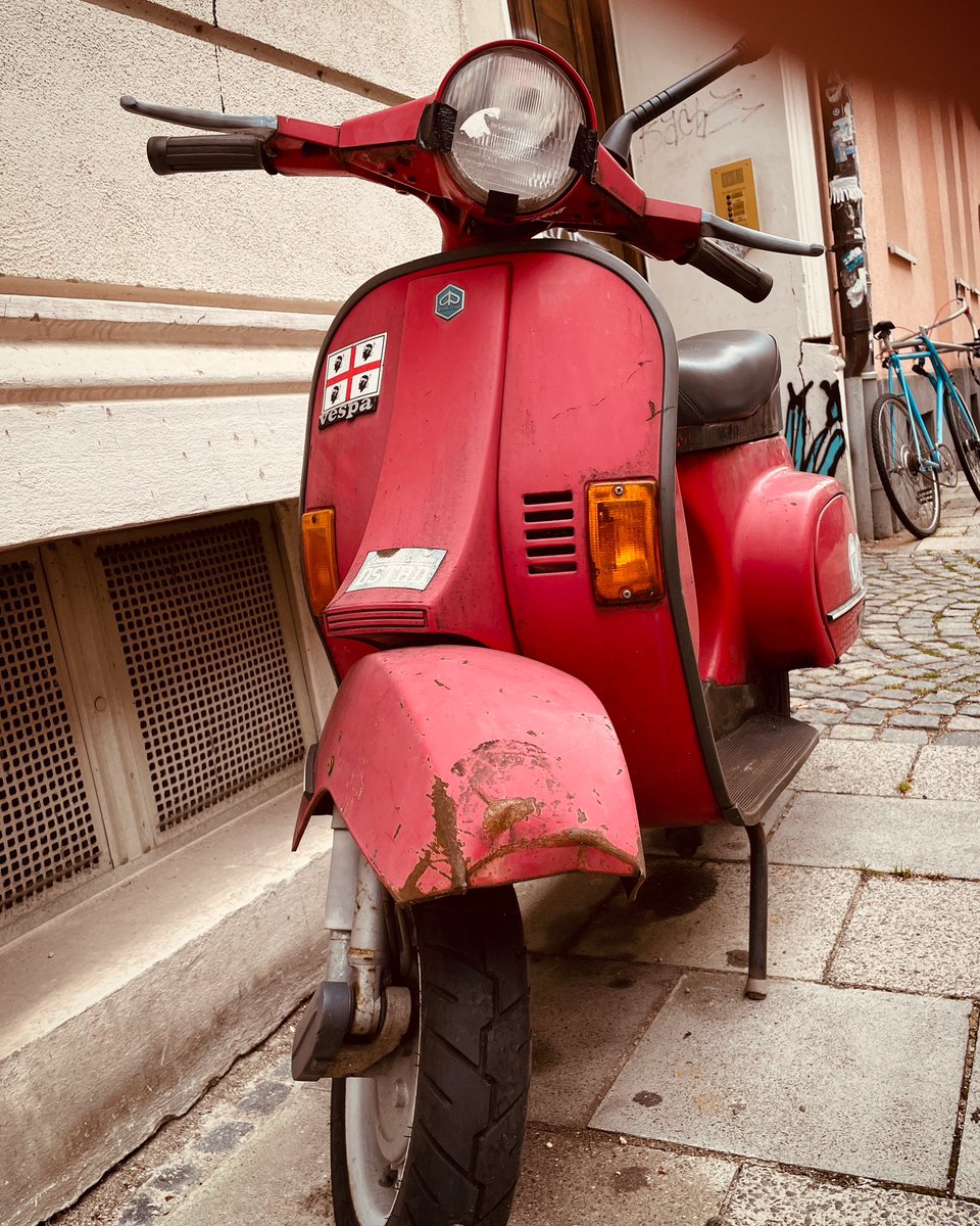 Abonniere den Kanal Vespa Team auf WhatsApp: whatsapp.com/channel/0029Va…