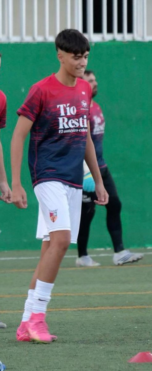 Nacional10x's tweet photo. Preferente Autonómica 
Uno de los protagonistas de la jornada, el delantero Hugo que, siendo juvenil de primer año, deslumbra en las filas del GH Ciudad de Calasparra. Curiosamente anotó un gol este finde de semana en Cabezo de Torres. Auténtico 💎 en bruto https://t.co/Tk4FpaQrHD
