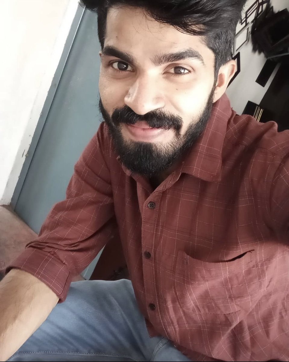 DerikSunil's tweet photo. @PalakkadAn89528 Do you know this guy from palakkad ?? https://t.co/jcW9PHsQnG