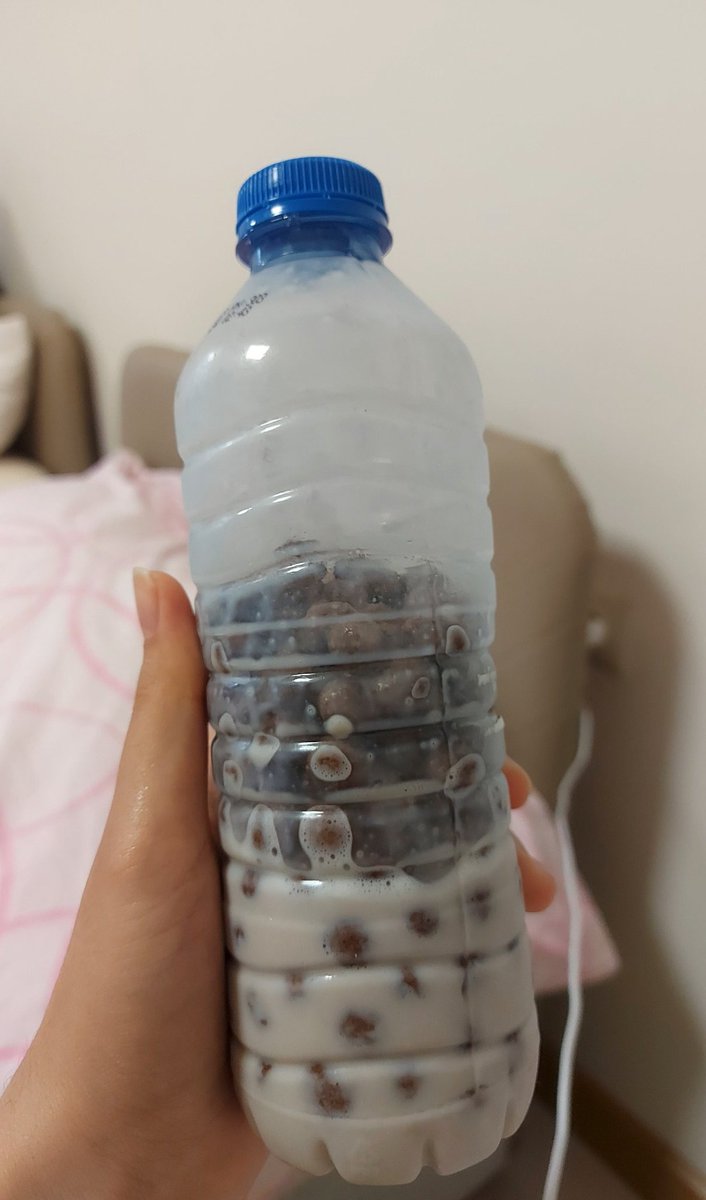 karabiberlii's tweet photo. Arkadaşlarım evleniyor yuva kuruyor çocuk sahibi oluyor bende bu yaptığımla grur duyuyorum 😁 https://t.co/GuUhmPuBOW