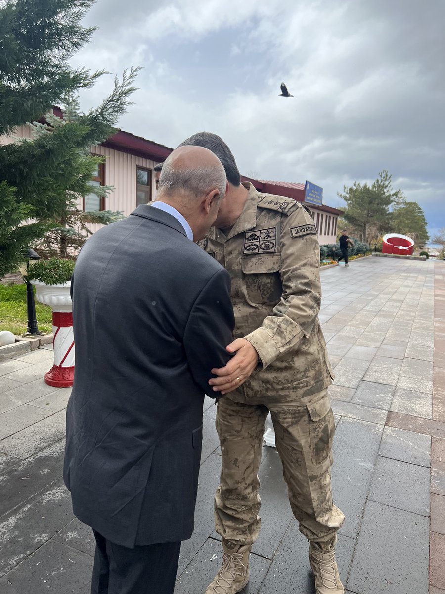 Van Kolordu Komutanımız Aykut Tanrıverdi Paşamızı Ziyaret Ettim Misafirperverliği için kendilerine Teşekkür ederim