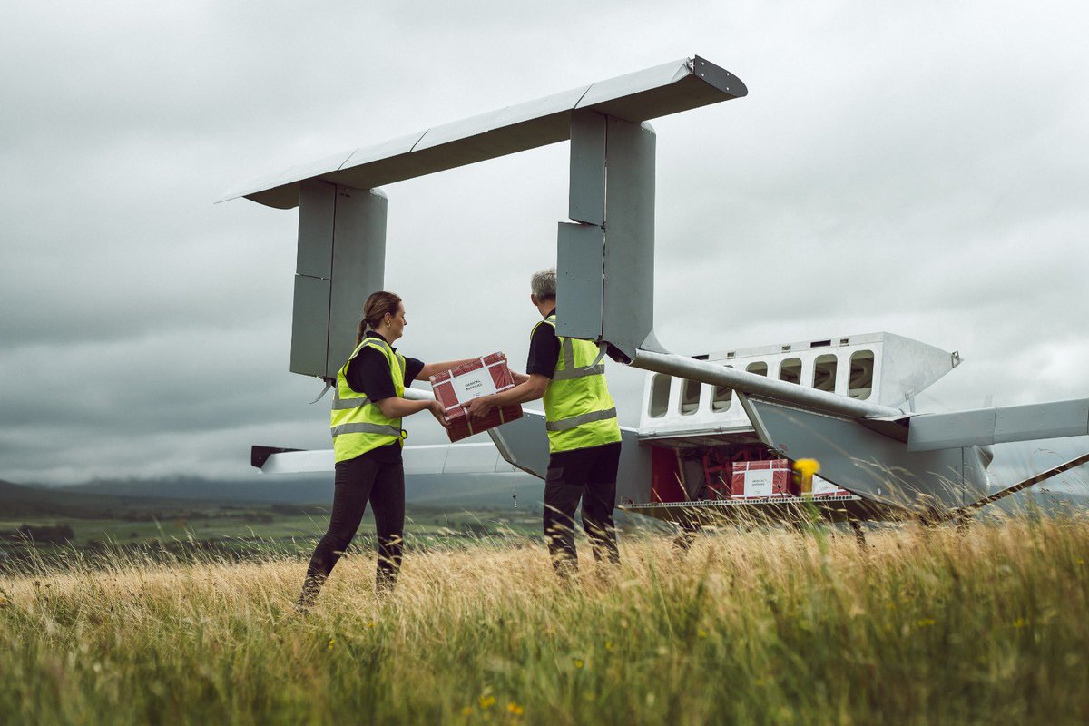 Windracers's tweet photo. Windracers have the capability to provide essential support to those who need it the most. Our flexible payload can respond to humanitarian needs, whether providing medical supplies, emergency shelter or food and water.#windracers #distributedavionics #drone #humanitariansolution https://t.co/RJ6IohedmU