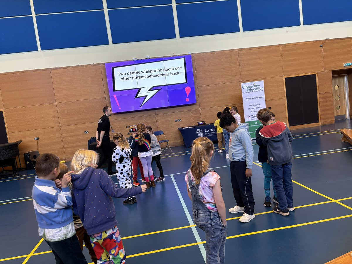 LaxtonJunior's tweet photo. Year 3 worked with @openviewed to act out scenarios and create freeze frames. They focussed on friendship, speaking out to stay safe and using a sentence of strength. #AntiBullyingWeek @ABAonline #WeAreLJS https://t.co/B31XSGdW39