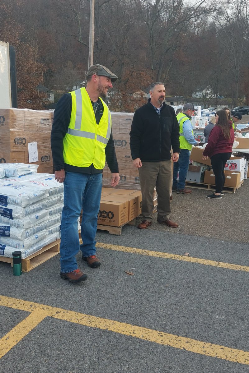 1⃣4⃣0⃣0⃣ That's how many WV Veterans are being fed all November through @MountaineerFood 's Veterans Table. As co-sponsors with Steptoe & Johnson, we’re helping ensure no West Virginian – especially our Veterans – goes hungry. Learn more: mountaineerfoodbank.org/veteranstable
