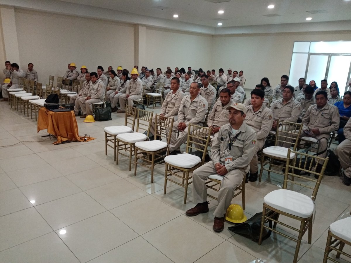 JTuxtepec's tweet photo. Con más de 100 asistentes, dió inicio el Curso de actualización 2023, a personal de #vectores. https://t.co/XSOQUVqlvU