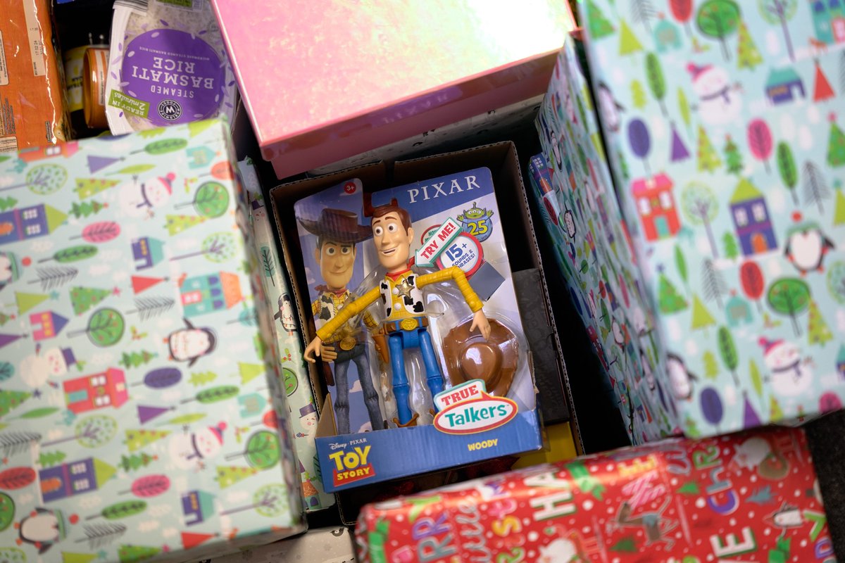 ✝️💭🧱🎄 Year 7 pupils and Chaplain Miss Callaghan in the chapel with some of the boxes of presents that have been collected during our Christmas Box Appeal. Thank you for your generosity.
They will be distributed by local charities <a href="/TheBrickWigan/">The Brick</a> and <a href="/DreamsDaffodils/">Daffodils Dreams</a>... 
(1/2)