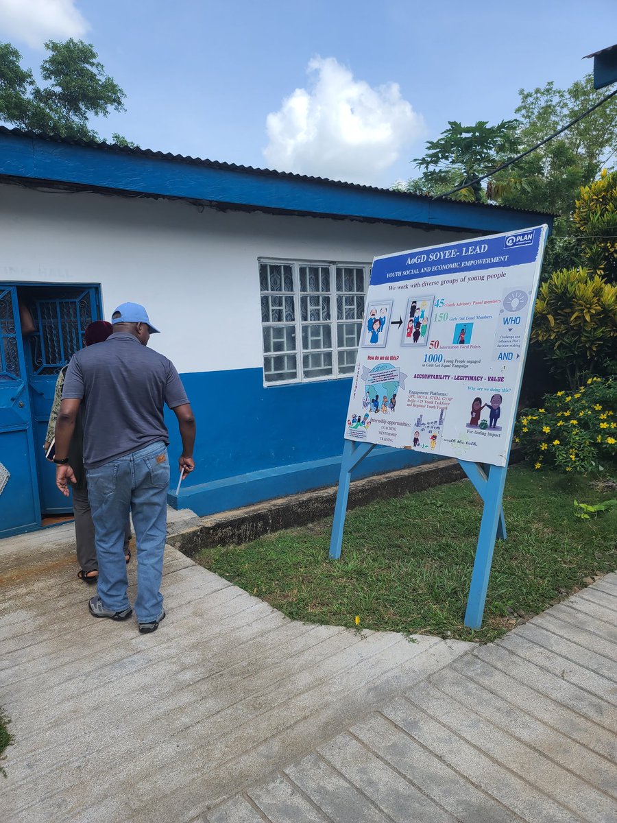 kamandaskamara's tweet image. Honored to host @PlanGlobal's Manu River Director, @Jba2568, &amp;amp; Plan SLE leadership in Moyamba. Discussed amplifying learning &amp;amp; exchange opportunities fr staff, selling our best models &amp;amp; practices, among others. Left us insightful &amp;amp; hungrier fr excellence. 
@PlanWACA 
#movingtrain