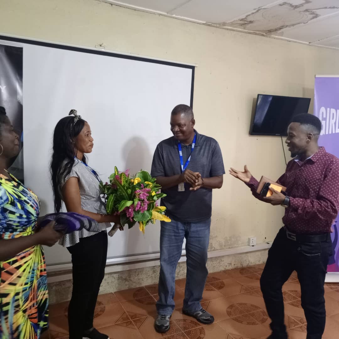 kamandaskamara's tweet image. Honored to host @PlanGlobal's Manu River Director, @Jba2568, &amp;amp; Plan SLE leadership in Moyamba. Discussed amplifying learning &amp;amp; exchange opportunities fr staff, selling our best models &amp;amp; practices, among others. Left us insightful &amp;amp; hungrier fr excellence. 
@PlanWACA 
#movingtrain