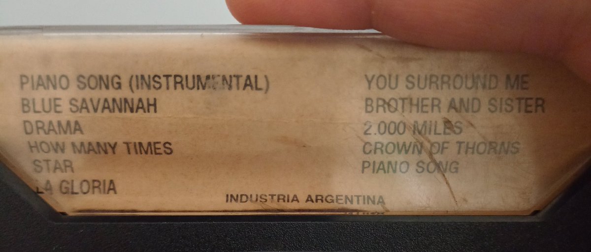 muecadepato's tweet image. @bbsanzo @hscanner Todavía tengo el primer casette que me compré con mí plata. Habían pasado los video en la Z Tv, de Blue Savannah y Drama, y me conquistaron.
A todo esto...Como fue eso de "pasarse" a la TV?
#UnDinamoZ95